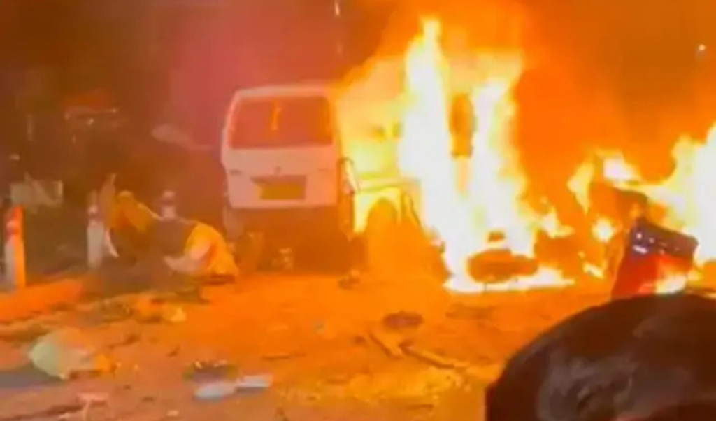 delhi hit by another explosion firefighters work to control blaze Delhi Hit by Another Explosion, Firefighters Work to Control Blaze