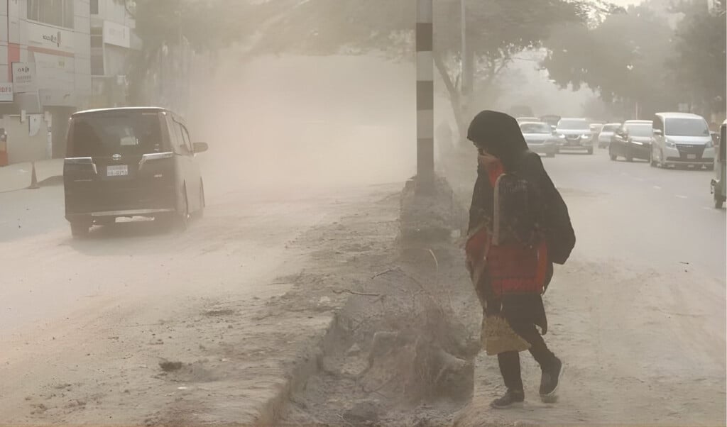 dhaka chokes as air pollution reaches critical levels Dhaka Chokes as Air Pollution Reaches Critical Levels