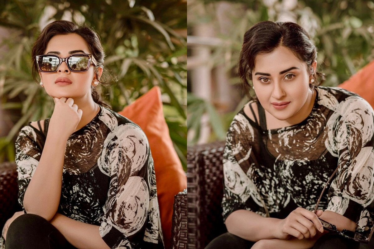 Dhallywood Star Shabnom Bubly Captivates Fans with New Facebook Post