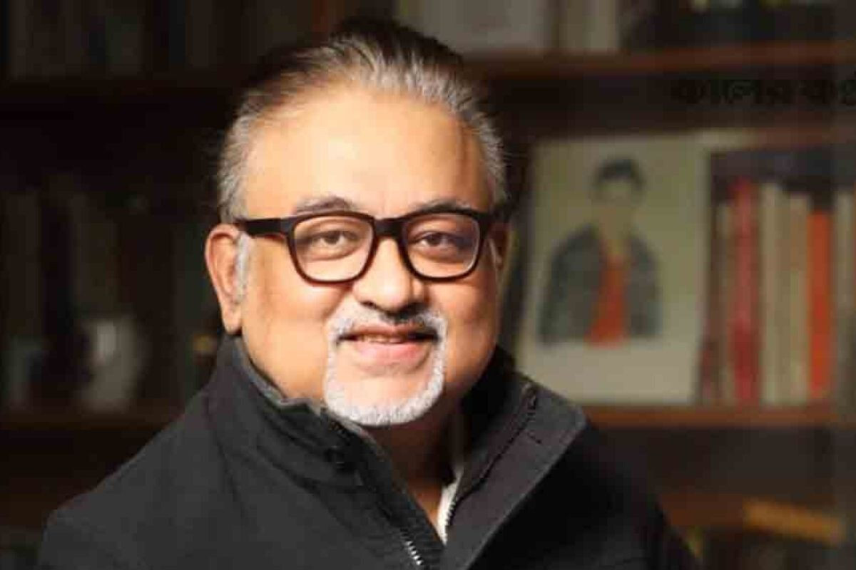 Dr Yunus Travels to New York with Two Leaders of an Unregistered Party