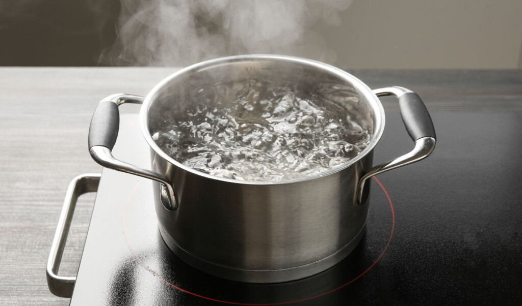 drinking hot water in winter beneficial or harmful Drinking Hot Water in Winter — Beneficial or Harmful?