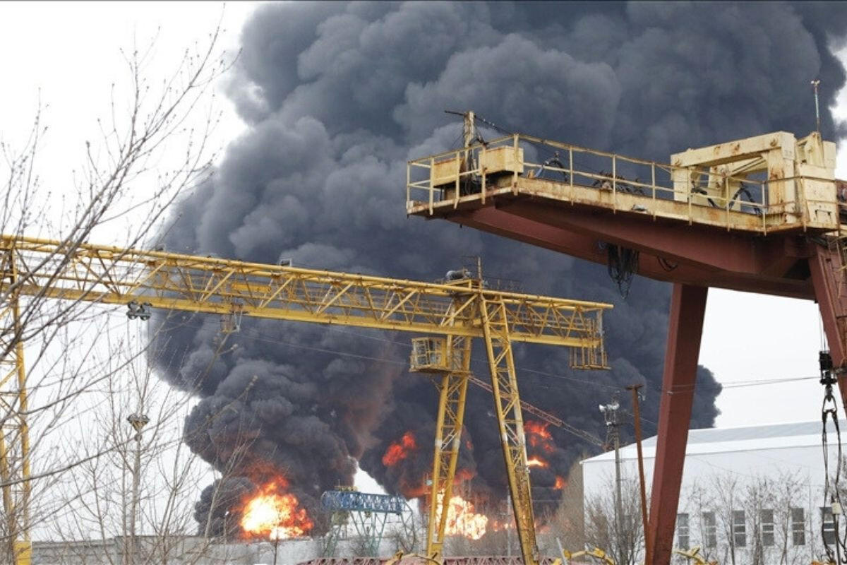 Drone Strike in Volgograd Kills One, Sparks Industrial Fire