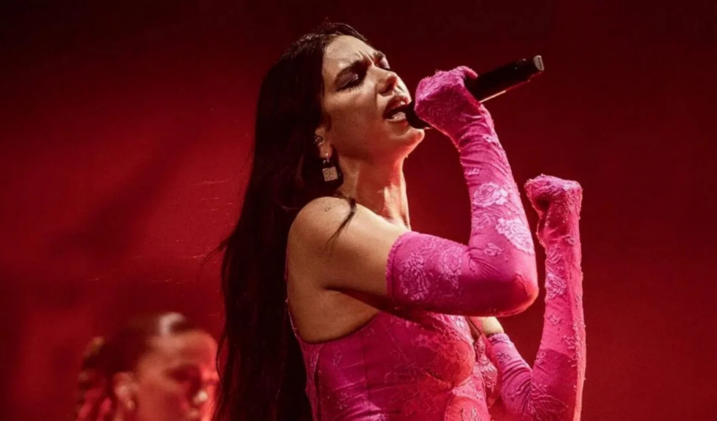 dua lipa shines in bogot with electrifying concert after immersing in local culture Dua Lipa Shines in Bogotá with Electrifying Concert After Immersing in Local Culture