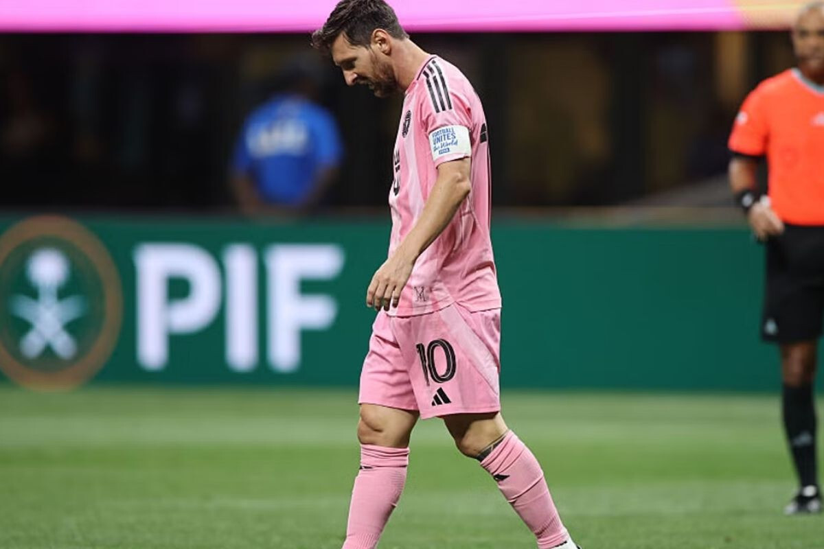 Due to injury, Messi is not playing; friendly match postponed