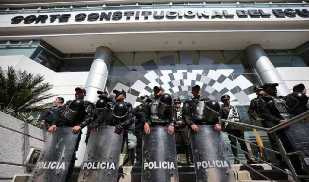 ecuador court suspends presidents order to establish new constitution Ecuador Court Suspends President’s Order to Establish New Constitution