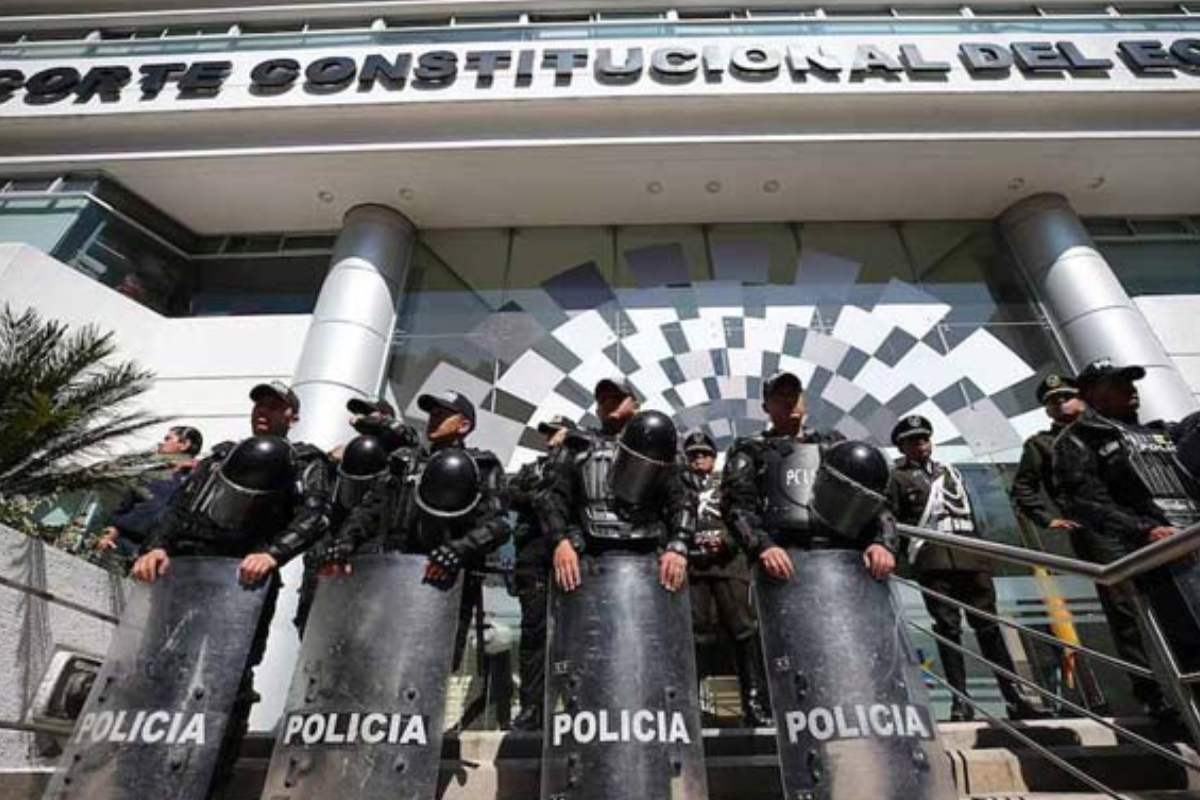 Ecuador Court Suspends President’s Order to Establish New Constitution