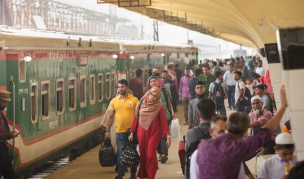 eid travel chaos persists at kamalapur station Eid Travel Chaos Persists at Kamalapur Station