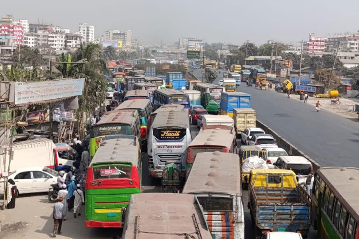 Eight-Hour Gridlock Cripples Three Major Highways