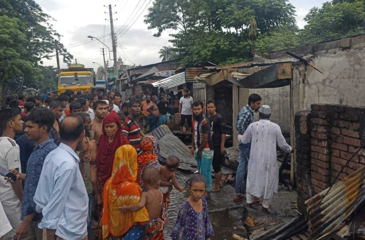 Eight Shops Reduced to Ashes in Kochakata Market Fire