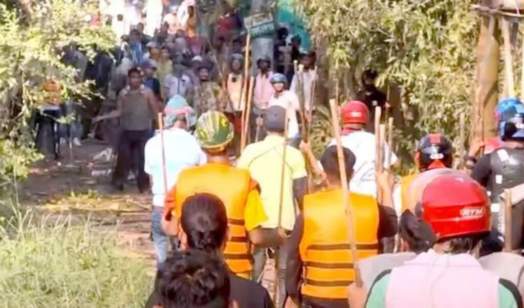 Elderly Man Killed, 30 Injured in Clash Between Two Groups in Brahmanbaria 3 elderly man killed 30 injured in clash between two groups in brahmanbaria Elderly Man Killed, 30 Injured in Clash Between Two Groups in Brahmanbaria