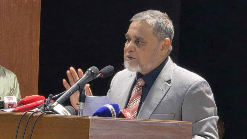 election officials swear in taking oath before allah Election Officials Swear in, Taking Oath Before Allah