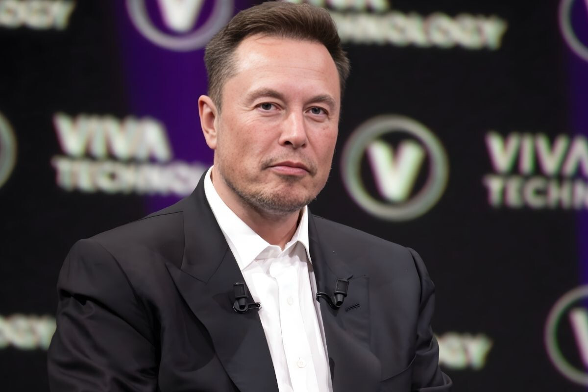 Elon Musk Plans Moon City Within Ten Years