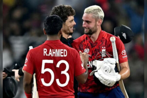 England Triumph Keeps Pakistan’s World Cup Hopes Alive