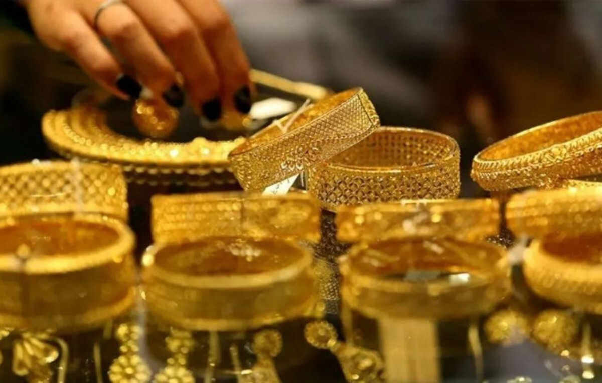 Essential Guide to Purchasing Gold: Carats and Hallmarks