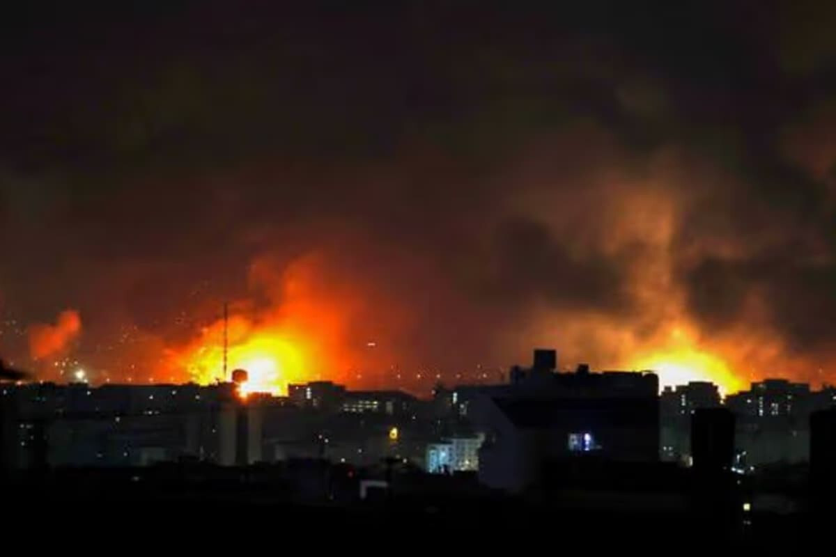 Explosions at Tehran Airport Amid Intensifying Conflict