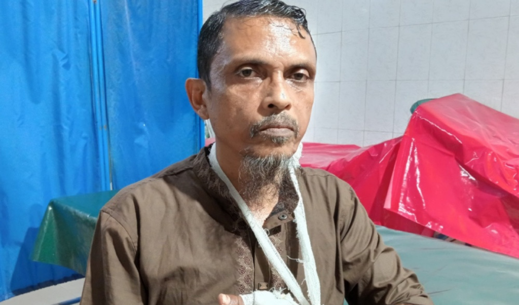 extortion attack in pirojpur leaves five injured Extortion Attack in Pirojpur Leaves Five Injured