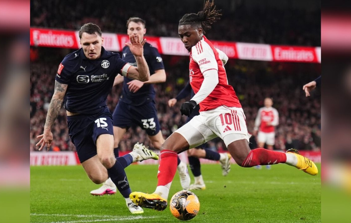 Eze Ignites Arsenal as League One Wigan Are Swept Aside