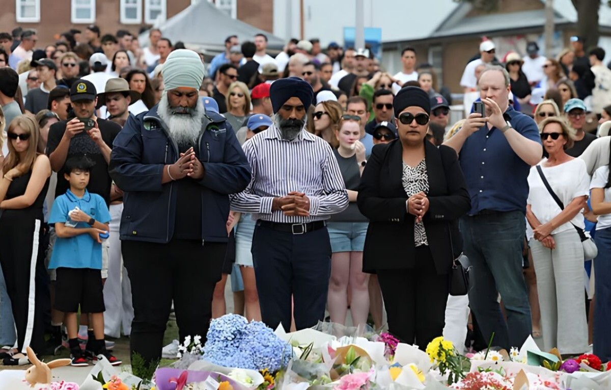 Father and Son Carry Out Deadly Shooting at Sydney Beach