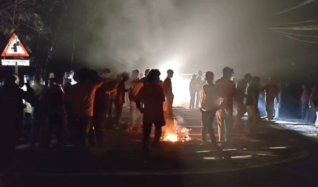 fifteen injured in laxmipur police community clash Fifteen Injured in Laxmipur Police-Community Clash