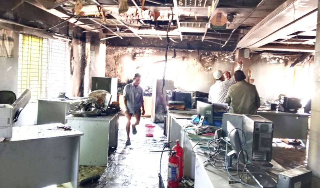 fire at islamic bank in manikganj causes major damage Fire at Islamic Bank in Manikganj causes major damage