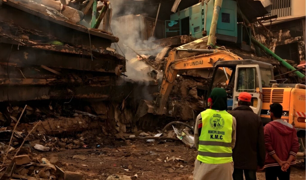 fire at karachi shopping mall 30 bodies found in a single shop Fire at Karachi shopping mall: 30 bodies found in a single shop