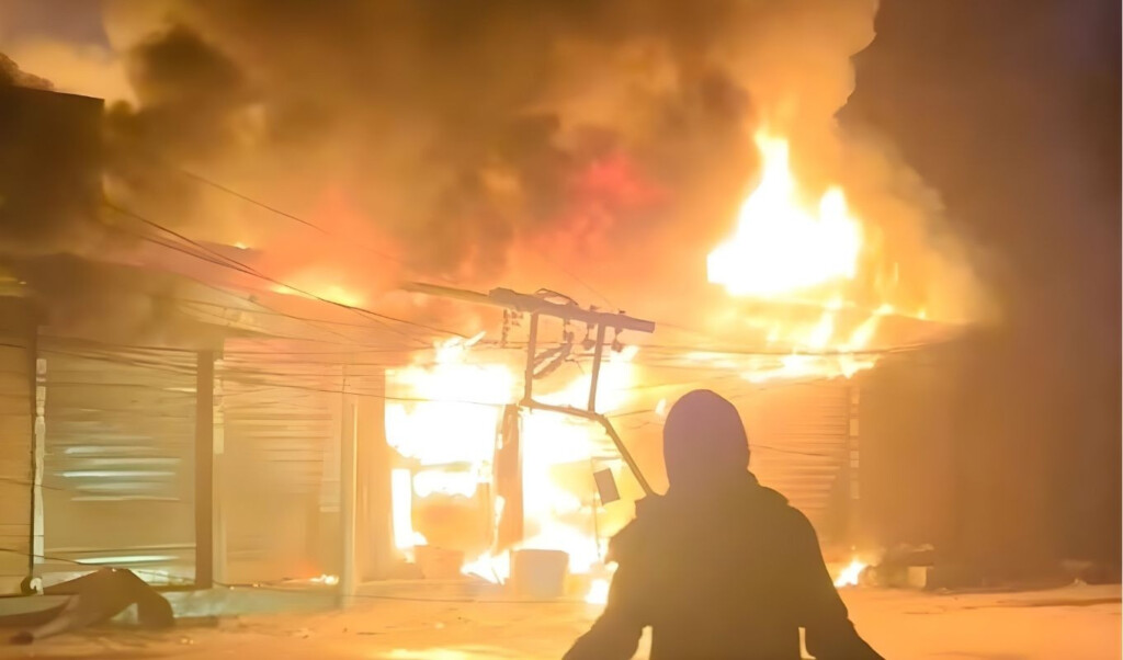 fire at tin shed market in narayanganj Fire at Tin Shed Market in Narayanganj