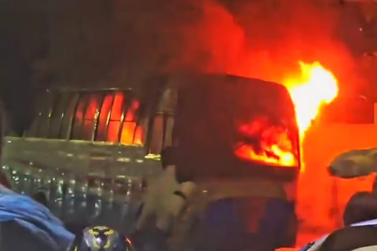 Fire Breaks Out on Bus in Sutrappur, Dhaka