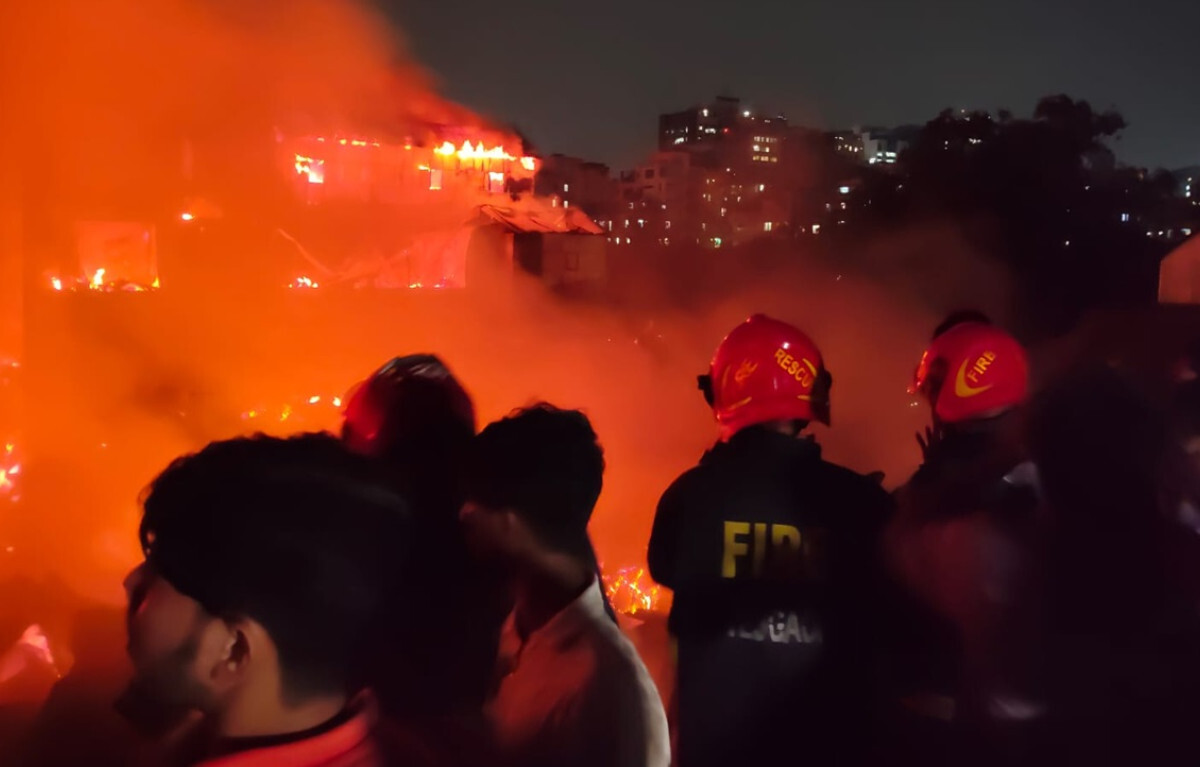 Fire in Korail Slum Brings Hundreds onto Streets
