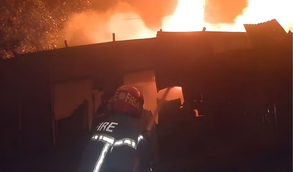 fire incident at sirajdikhan market eight shops damaged Fire Incident at Sirajdikhan Market, Eight Shops Damaged