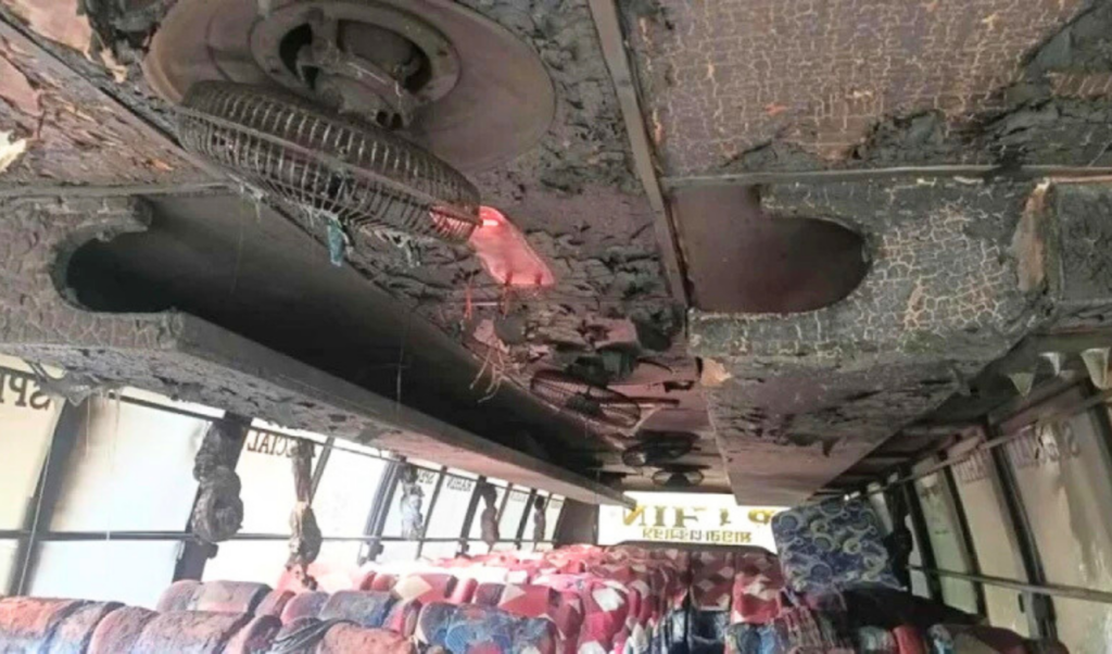 fire set on parked bus in jessore slum dwellers narrowly escape disaster Fire Set on Parked Bus in Jessore, Slum Dwellers Narrowly Escape Disaster