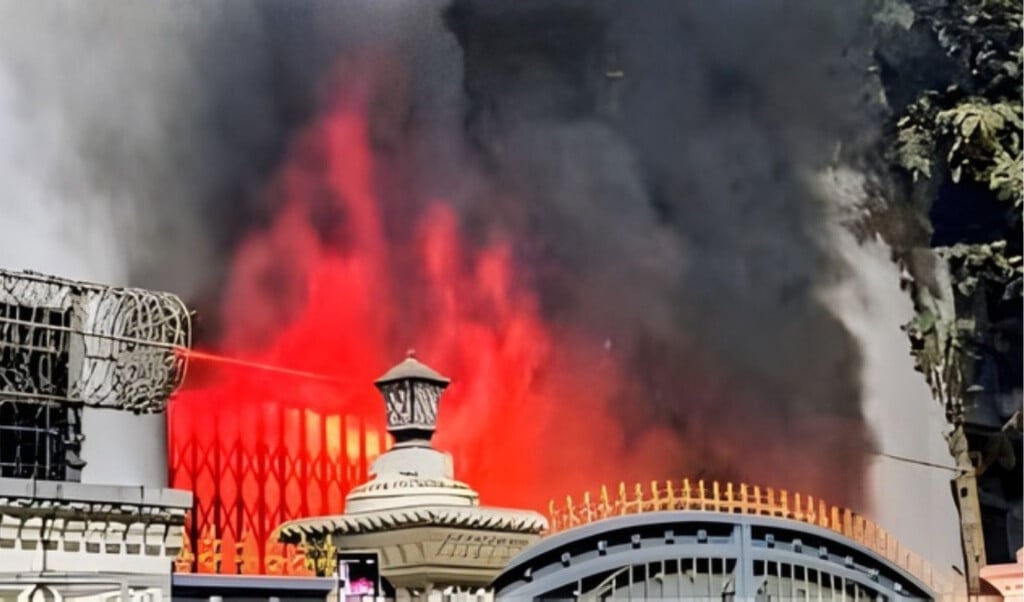 former ministers mansion destroyed in violent protest Former Minister’s Mansion Destroyed in Violent Protest