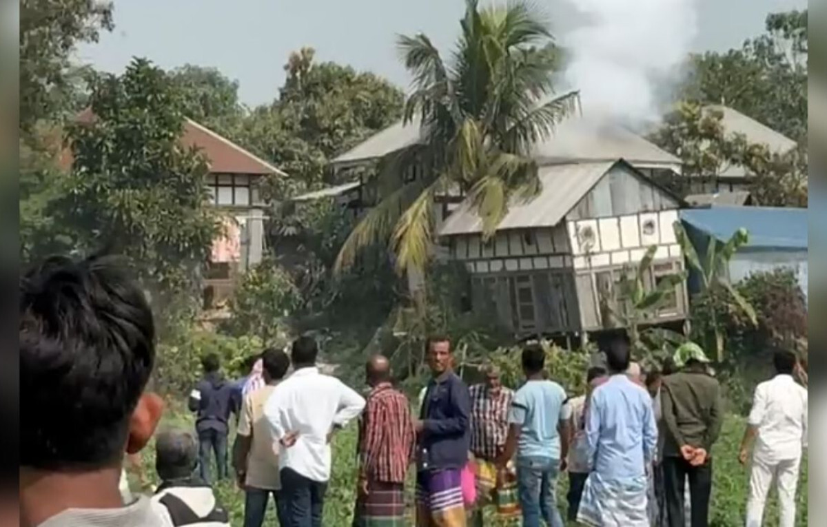 Four Injured in Munshiganj Political Violence and Shootout