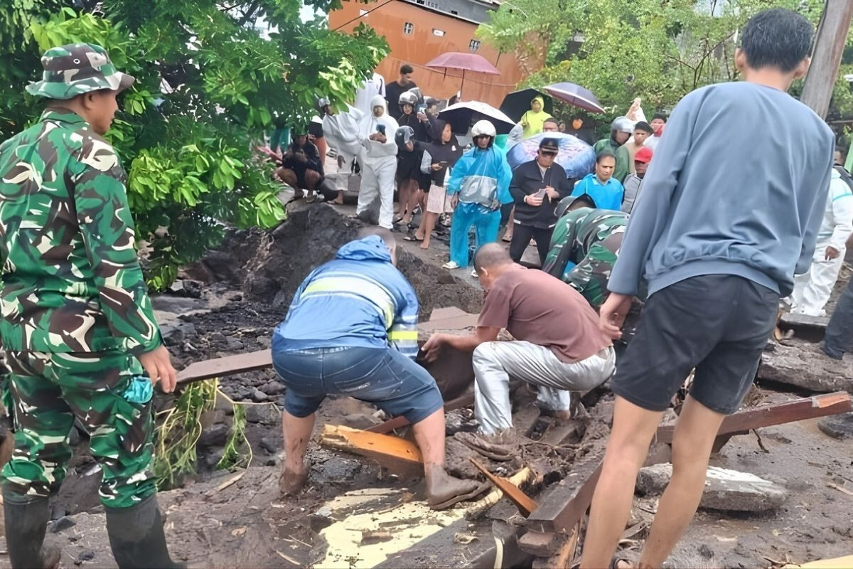 Fourteen killed in Indonesia’s devastating floods