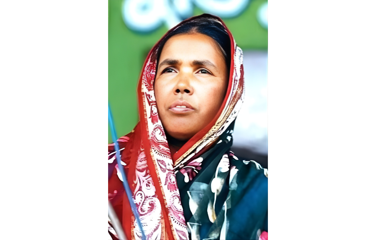 Fourteen-Year-Old Girl, An Indomitable Hero of the Nation