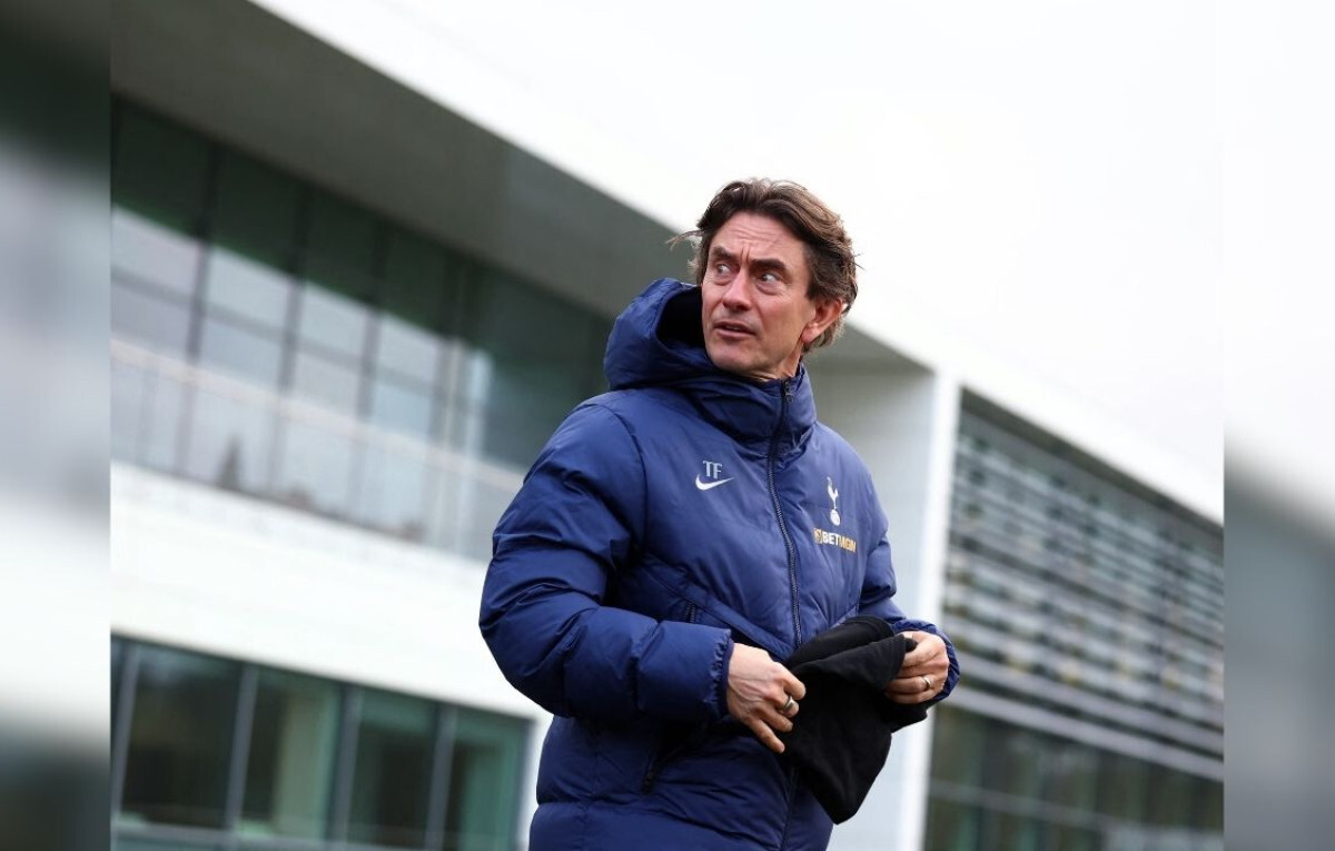 Frank Defiant Amidst ‘Media Circus’ as Dortmund Loom