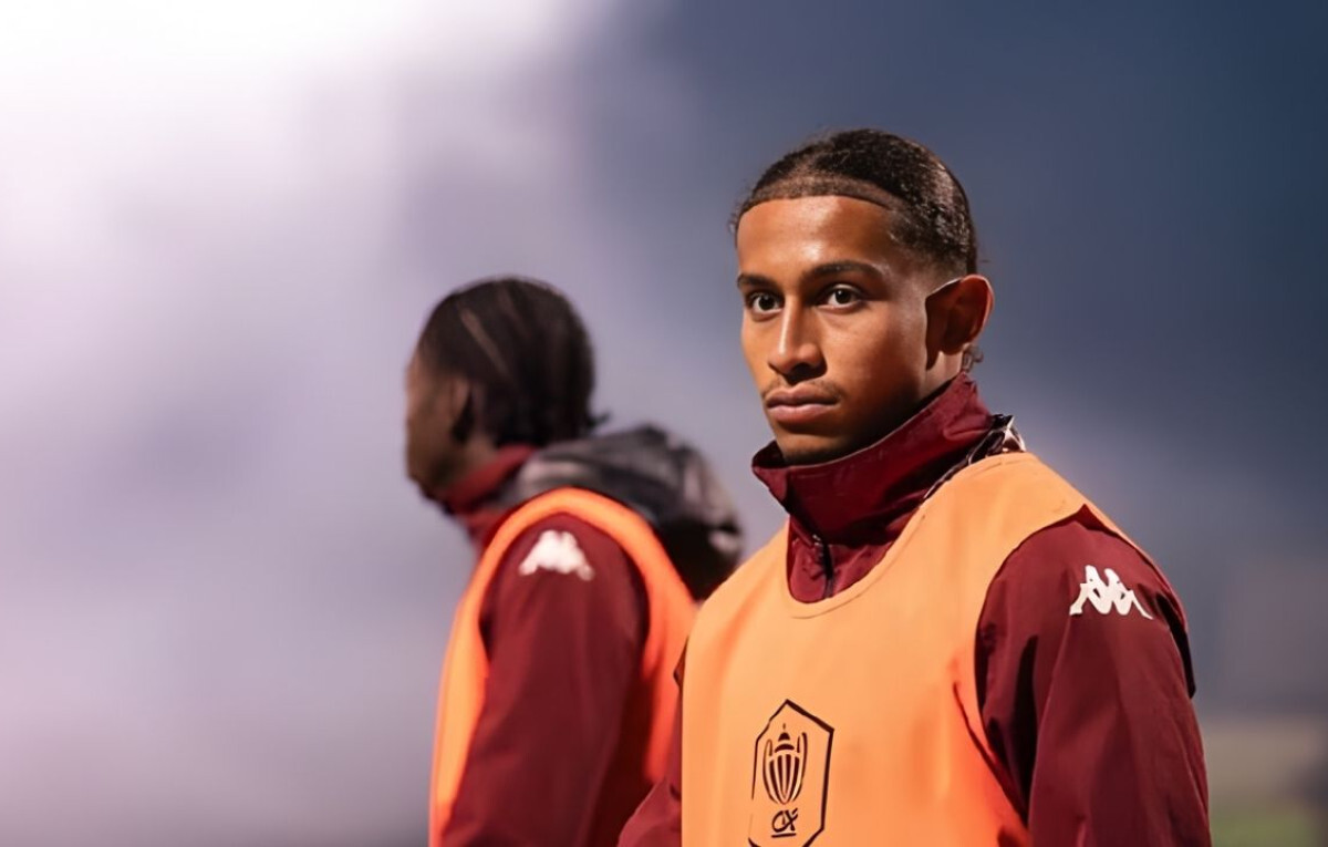 French Footballer Hospitalised Following New Year’s Eve Fire