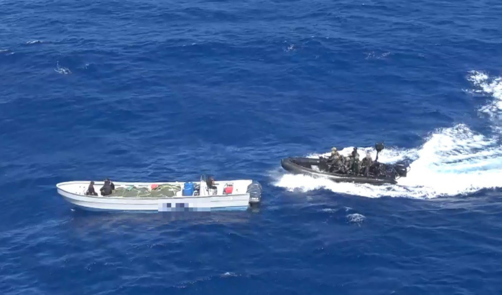 french navy intercepts drug smuggling go fast boat French Navy Intercepts Drug-Smuggling Go-Fast Boat