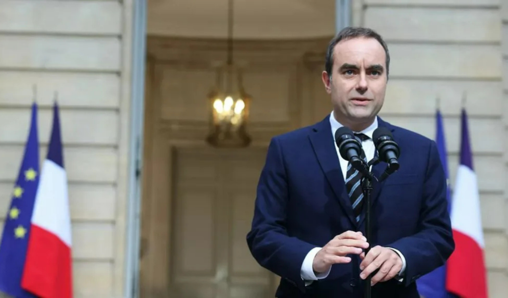 french prime minister launches final effort to salvage cabinet French Prime Minister Launches Final Effort to Salvage Cabinet