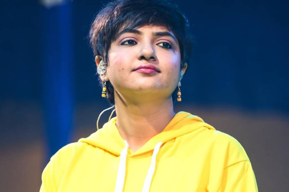 From Music to Mayhem: Singer Harassed Onstage