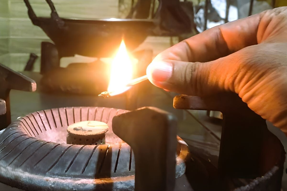 From the kitchen stove to the station, people are helpless due to gas shortages