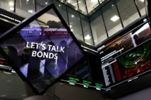 FTSE 100 Slips as Banks and Healthcare Retreat