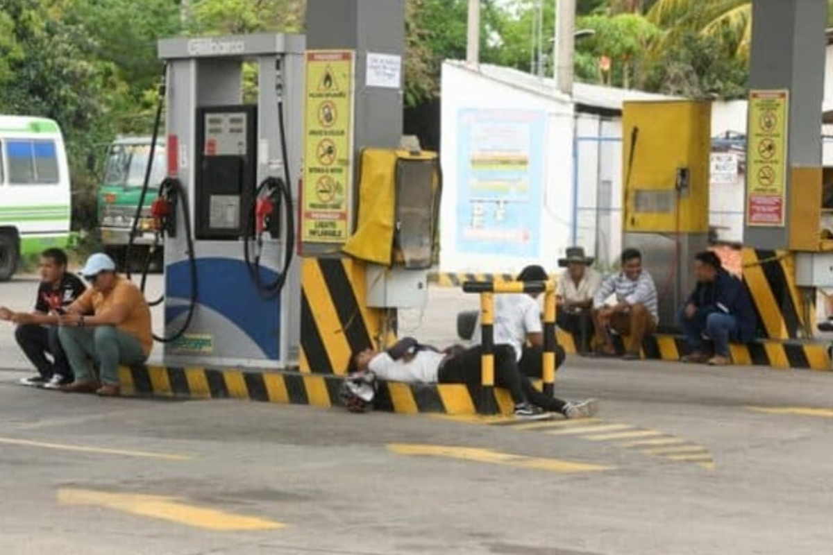 Fuel Crisis Hampers Distribution of Bolivian Election Ballots