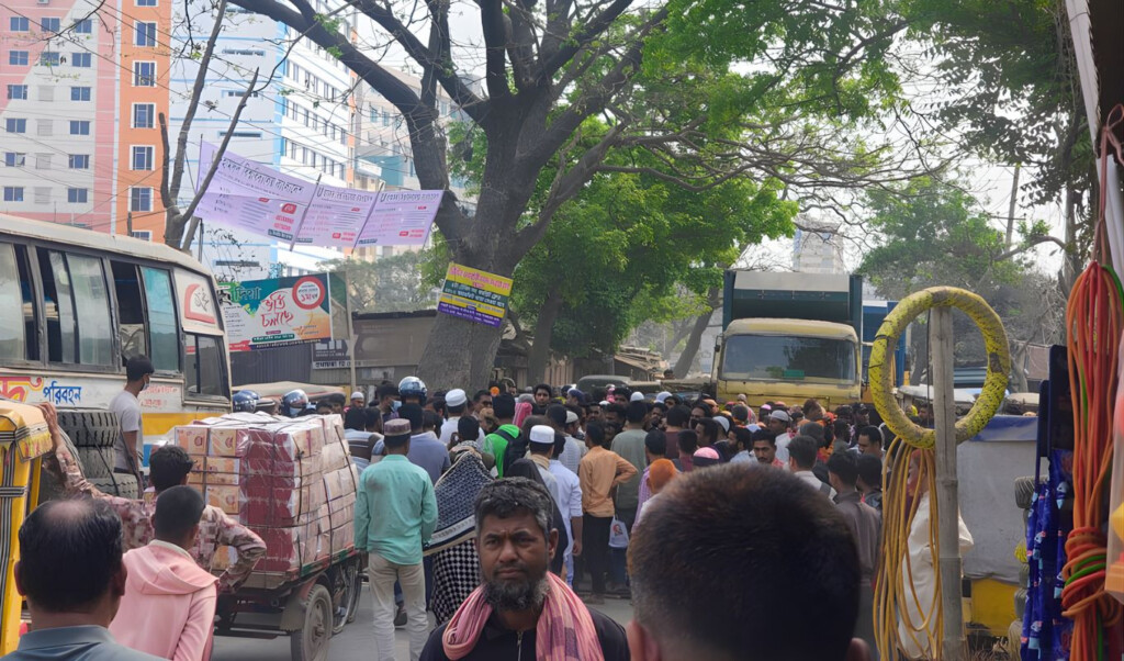 garment workers block roads demanding wages Garment Workers Block Roads Demanding Wages