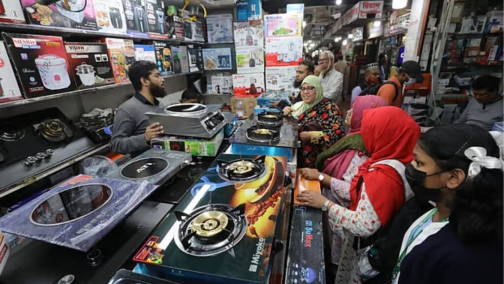 gas crisis forces dhaka residents towards electric cooking Gas Crisis Forces Dhaka Residents Towards Electric Cooking