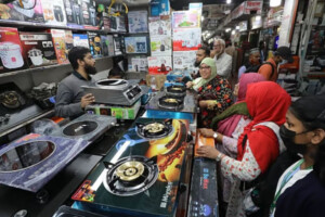 Gas Crisis Forces Dhaka Residents Towards Electric Cooking