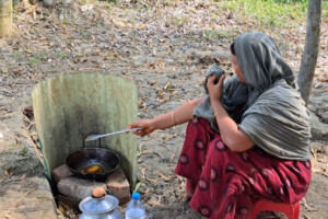 Gas Discovered While Laying Pipes in Sherpur, Locals Using It for Cooking
