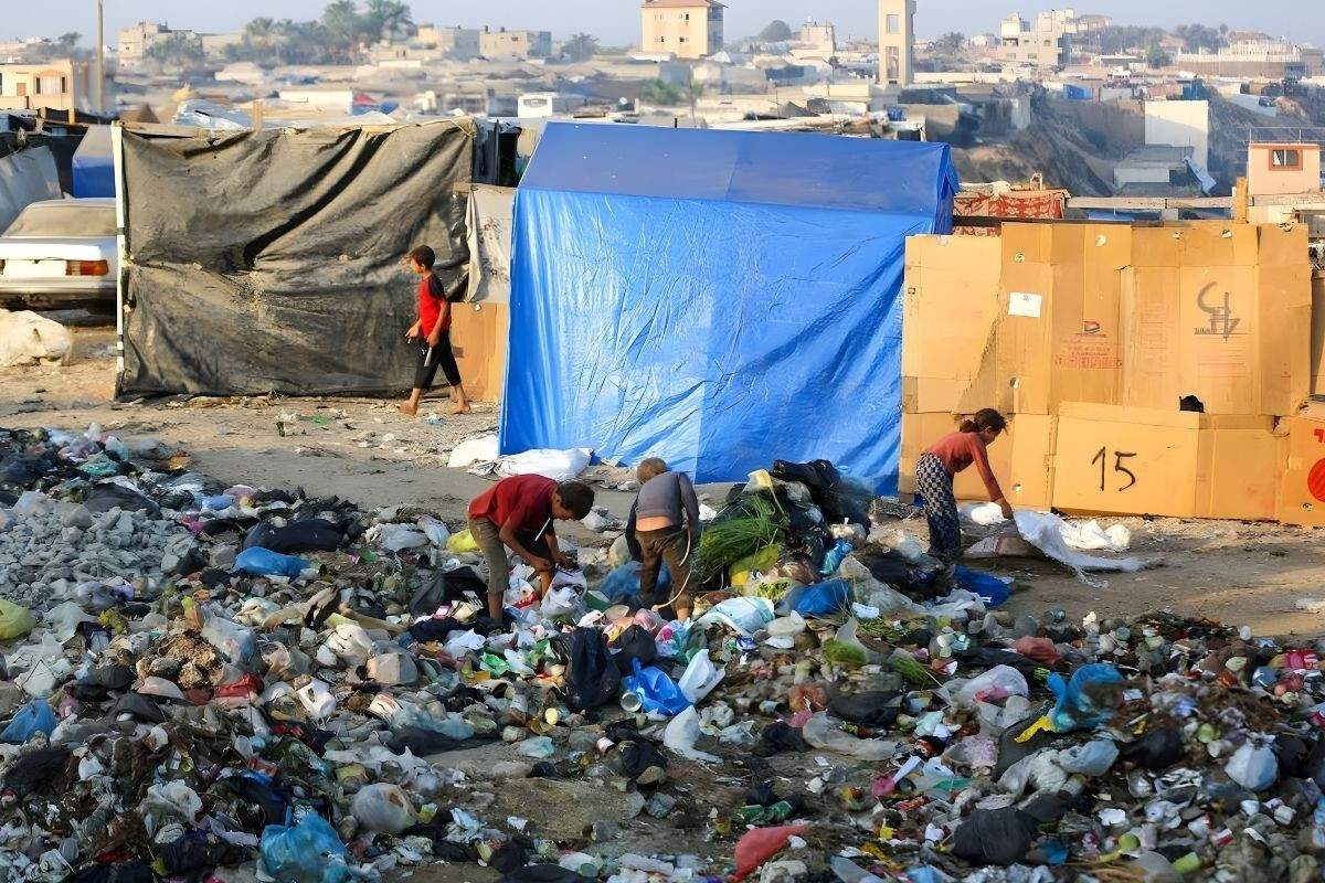 Gazans are spending their days in hardship under tents