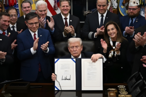 Global Stocks Fall Despite End of US Government Shutdown