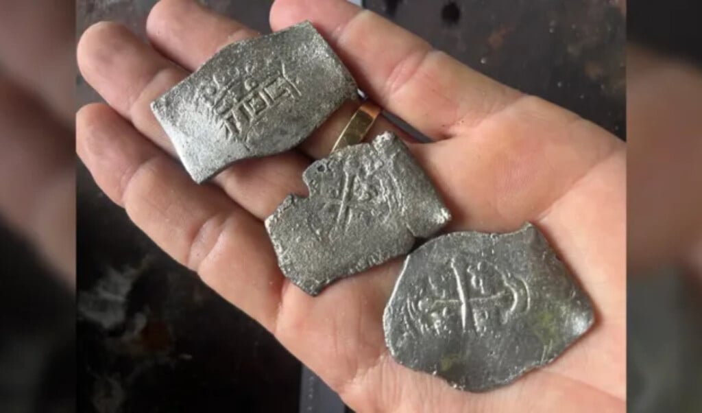 gold and silver coins worth tk 12 crore recovered from shipwreck sunk in 1715 Gold and Silver Coins Worth Tk 12 Crore Recovered from Shipwreck Sunk in 1715