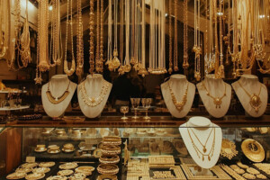 Gold Sales Begin Today at New Prices, Price per Tola